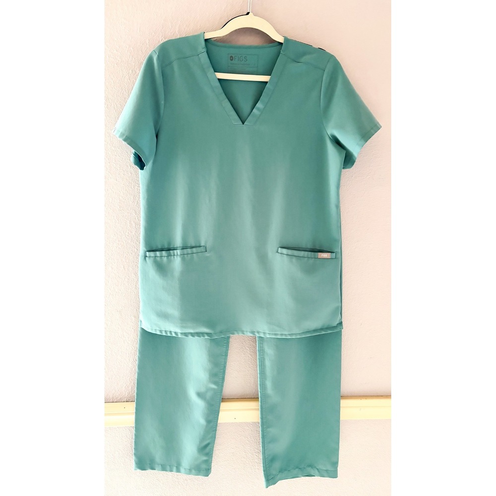 FIGS Technical Collection Women S Scrub Set Top and Bottoms Hydrogreen